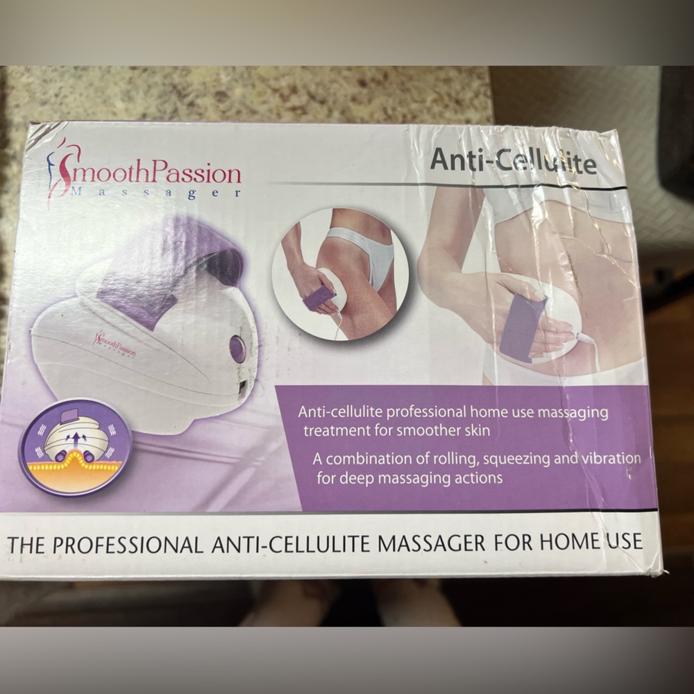 NIB Brookstone cellulite roller